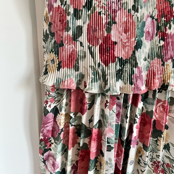 SOLD Vintage Cottagecore Floral Short Sleeve Dress Tags Attached - Picture 11 of 15